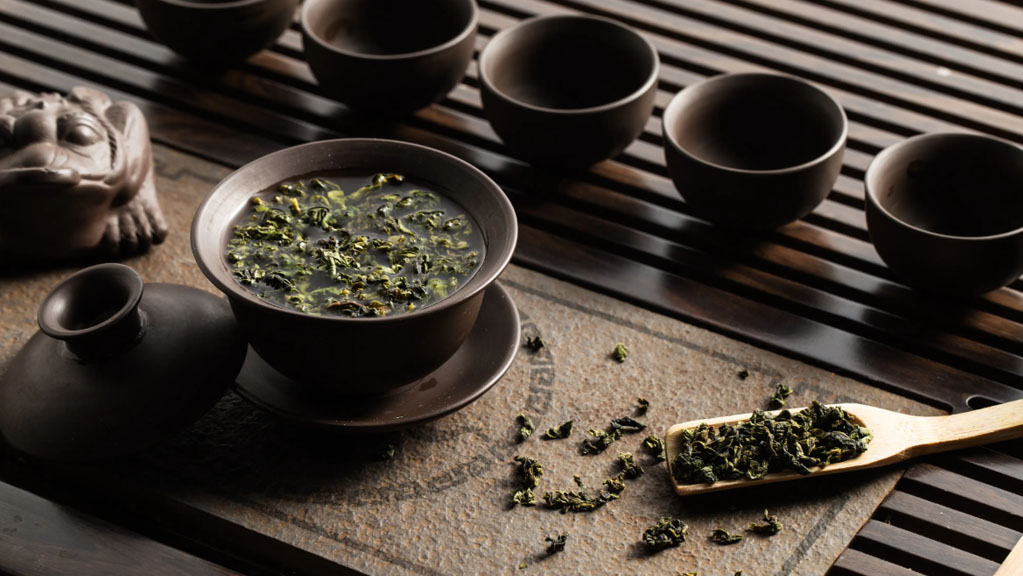 Transitioning from Coffee to Tea:A Guide to Embracing the Leaf